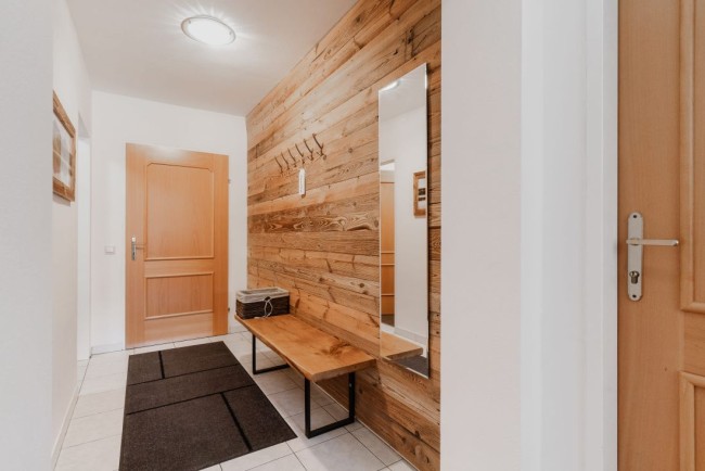 Ger&auml;umige Garderobe