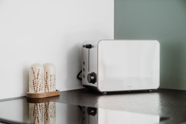 Komplett ausgestattete Wohnk&uuml;che mit Toaster