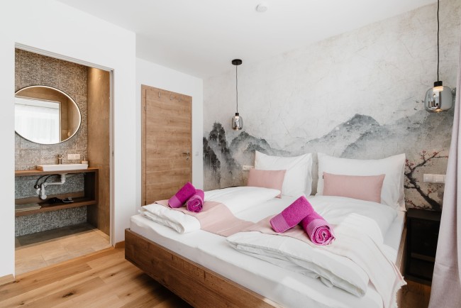 Schlafzimmer 1