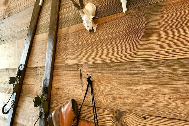 Alpine Dekoration im Appartement Mountain Room