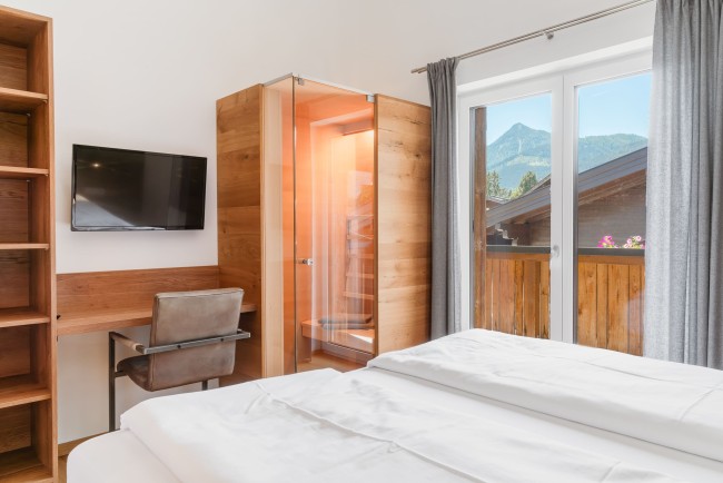 Schlafzimmer mit Infrarotkabine